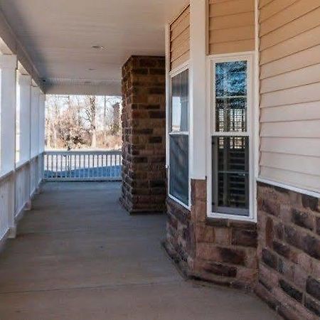 Holmes Suites And Inn Blacklick Exterior photo