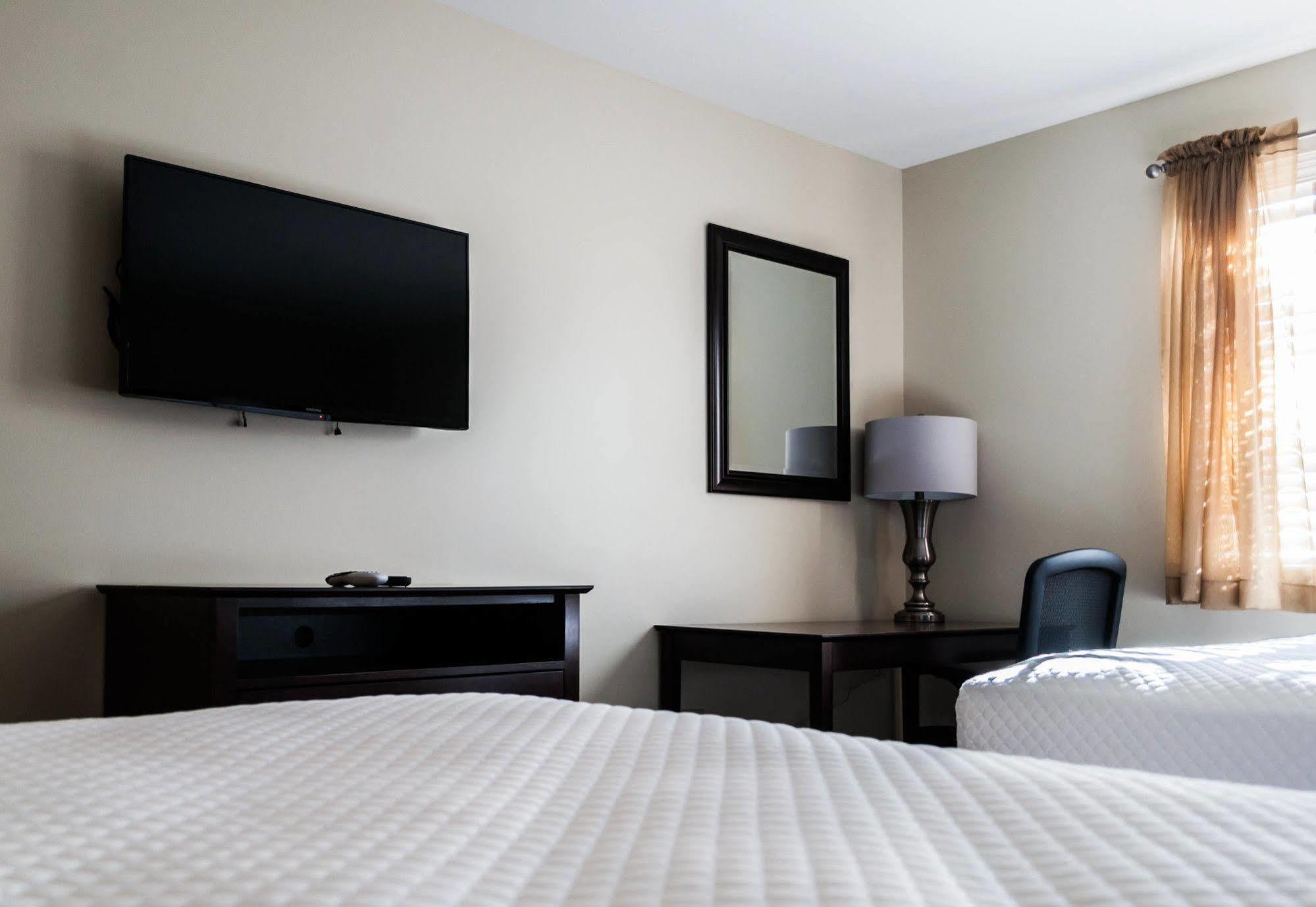 Holmes Suites And Inn Blacklick Exterior photo